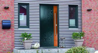 Flint Grained door, pictured in Anthracite Grey