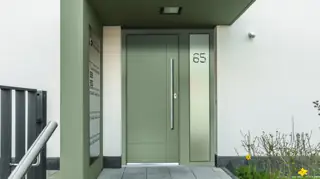 Flint Smooth door, pictured in Cement Grey