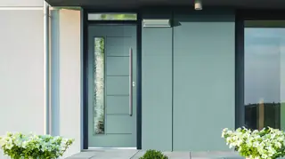 Monroe Smooth door, pictured in Silver Grey/Anthracite Grey